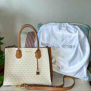 NWOT- MICHAEL KORS Satchel Bag